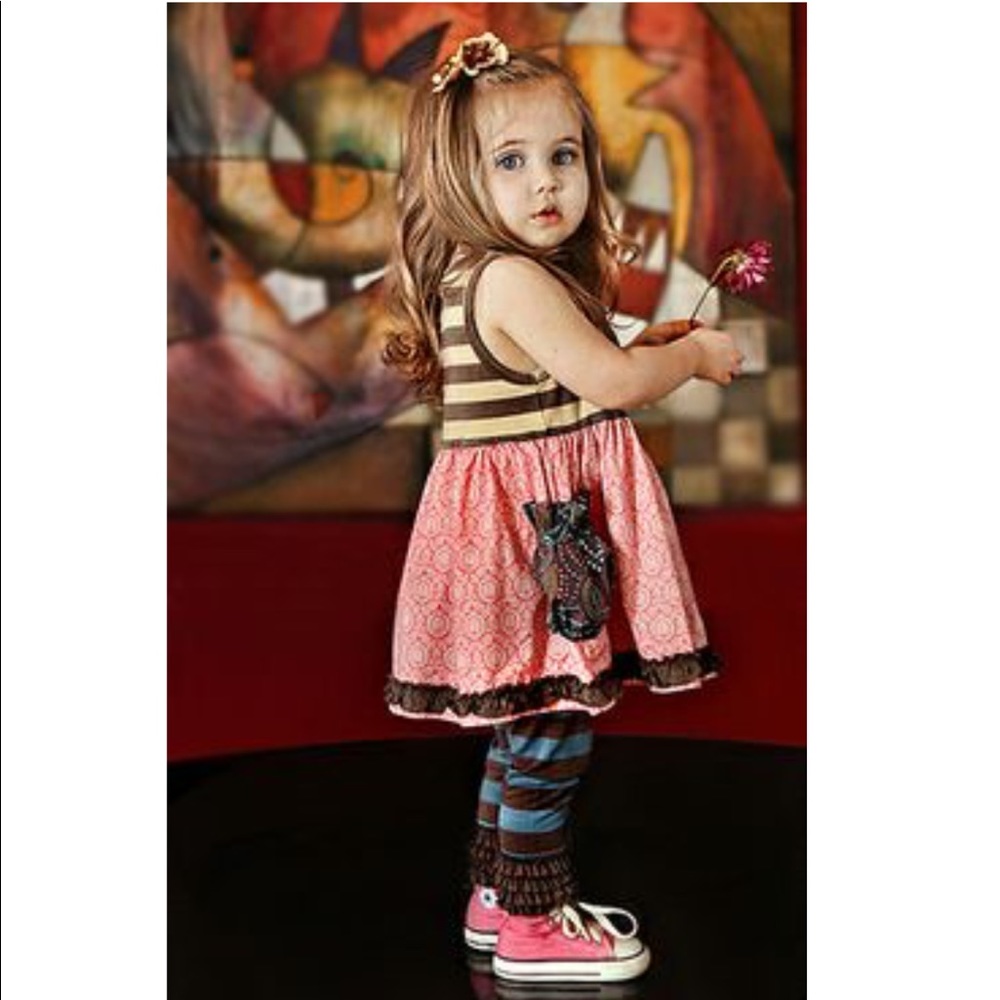 Girls: 20% off 3+ items!